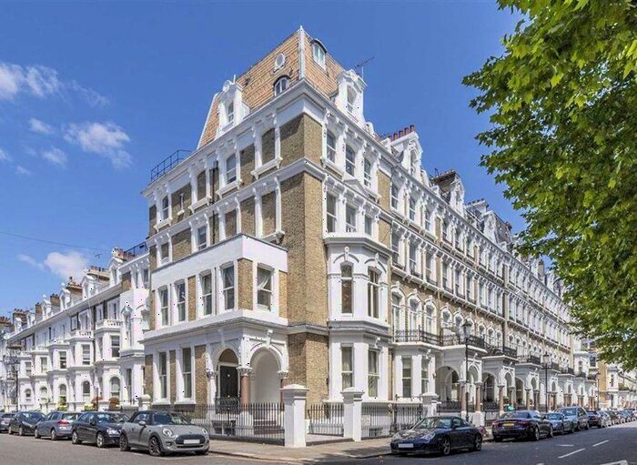 2 Bedroom Flat To Rent In Redcliffe Gardens, London, SW10
