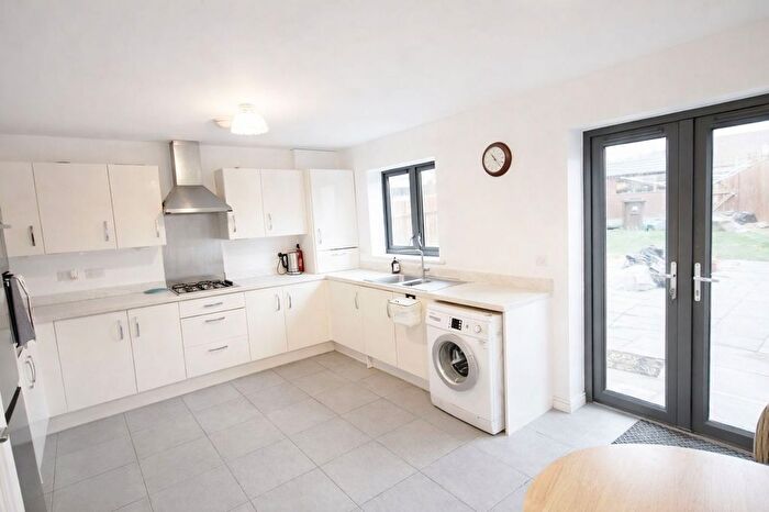5 Bedroom Terraced House For Sale In Churchill Road, Uxbridge, UB10