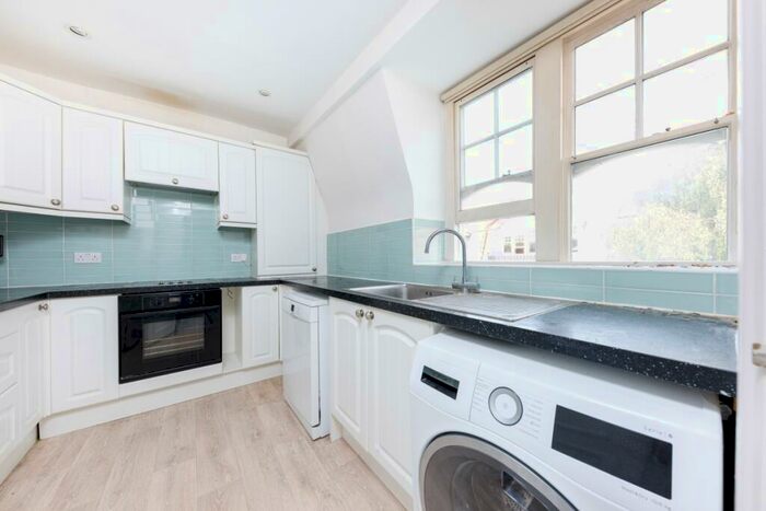 2 Bedroom Flat To Rent In Glenloch Road Belsize Park, NW3