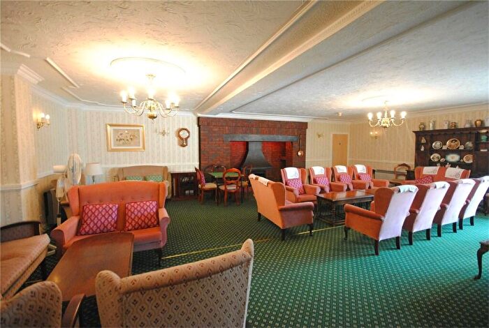 2 Bedroom Apartment For Sale In Station Road, Cheddar, BS27