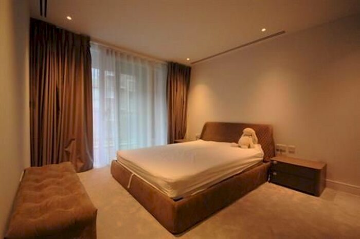 2 Bedroom Flat To Rent In Lockside House, Thurstan Street, Chelsea Creek, London, SW6