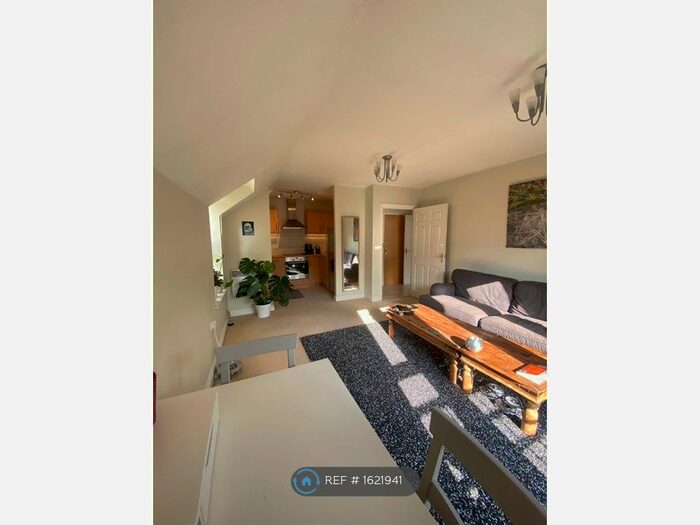 1 Bedroom Flat To Rent In Romani Close, Warwick, CV34