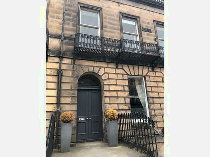 2 Bedroom Flat To Rent In Manor Pl, Edinburgh, EH3