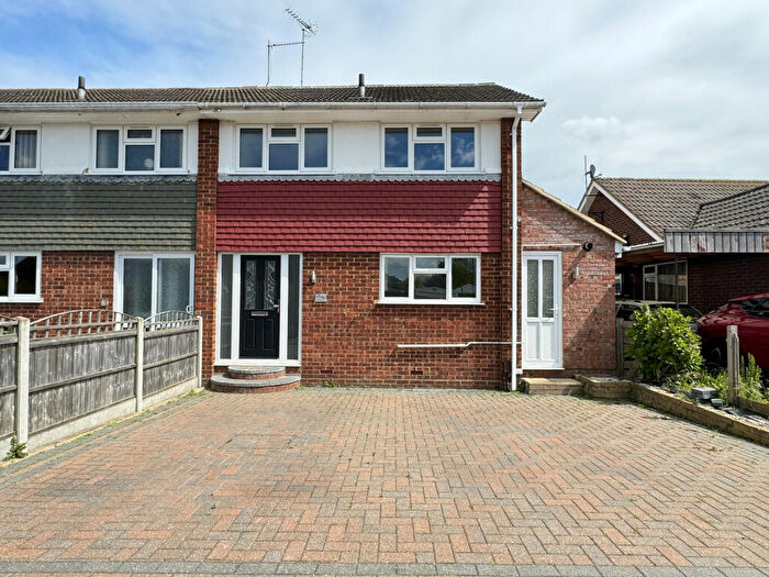 4 Bedroom Semi-Detached House To Rent In Gadby Road, Sittingbourne, Kent, ME10