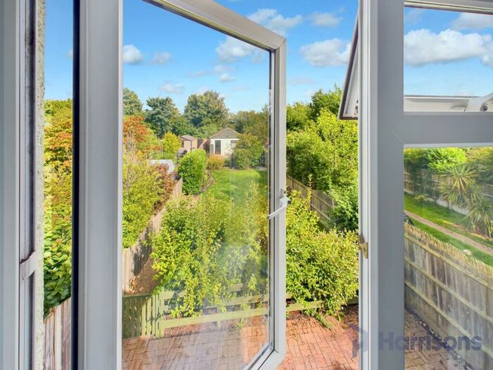 4 Bedroom Semi-Detached House For Sale In Ruins Barn Road, Tunstall, Sittingbourne, Kent, ME10