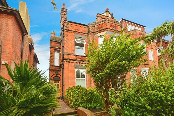 2 Bedroom Flat To Rent In Millfield, Folkestone, CT20