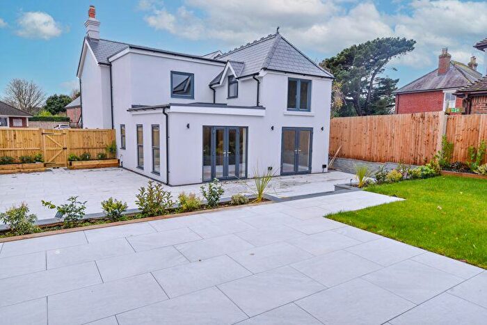 4 Bedroom Detached House For Sale In Main Road, Southbourne, PO10