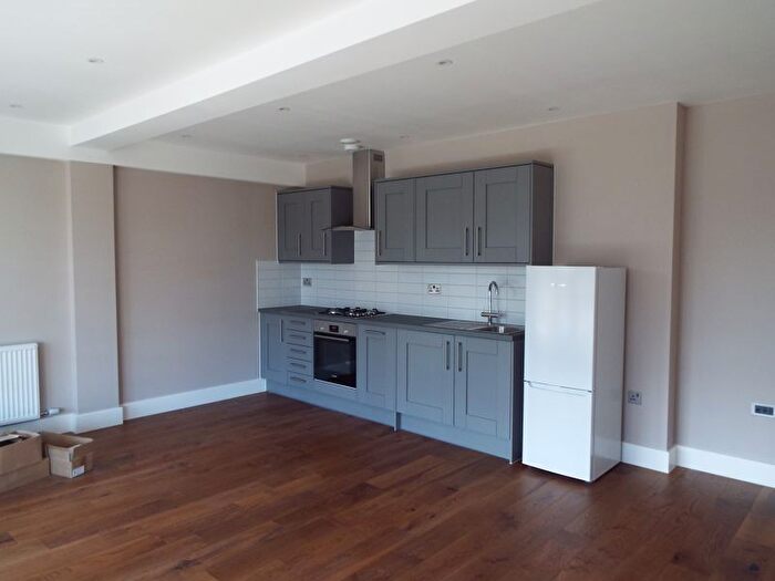 2 Bedroom Flat To Rent In Fishponds Road, Wokingham, RG41