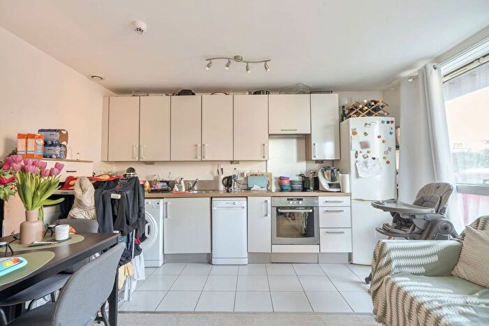 1 Bedroom Flat For Sale In Mapleton Road, Wandsworth, London, SW18