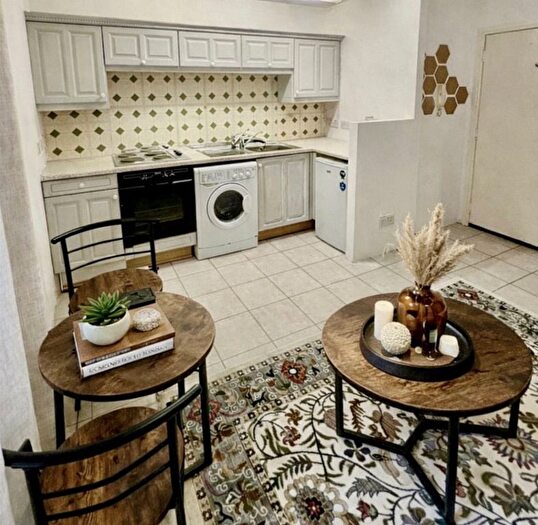 1 Bedroom Flat To Rent In Malthouse Close, Nethergate, Dundee, DD1