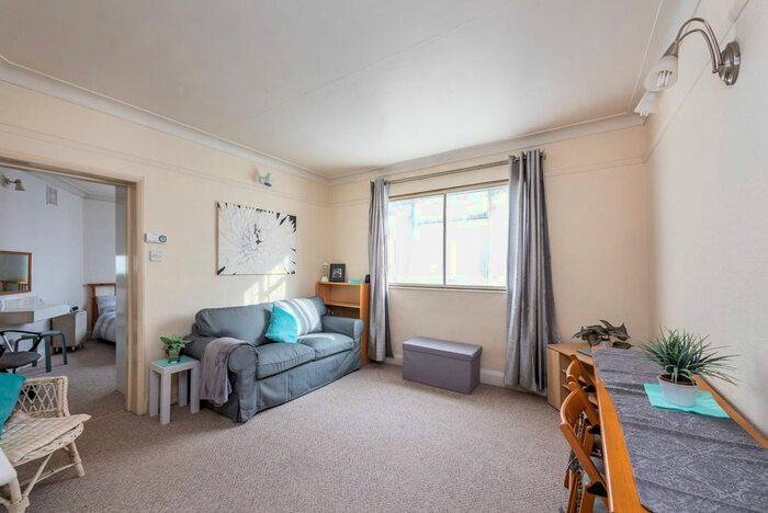 1 Bedroom Flat To Rent In Lupus Street, Pimlico, London, SW1V