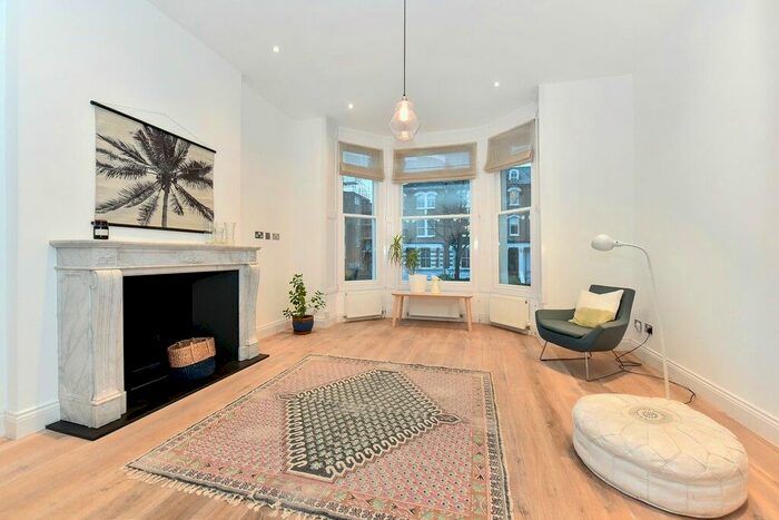4 Bedroom Flat To Rent In St Lawrence Terrace, Notting Hill, W10