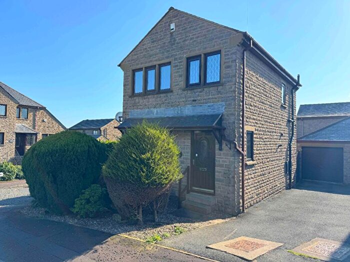 3 Bedroom Detached House For Sale In Grange Heights, Southowram, HX3