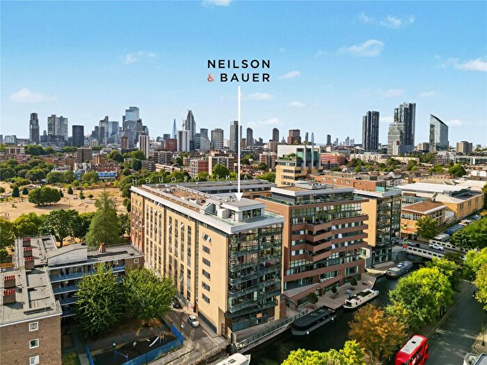 2 Bedroom Flat For Sale In Gainsborough Studios East, London, N1