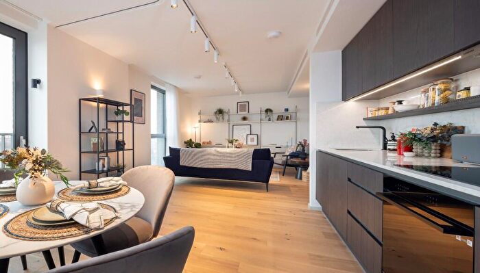 2 Bedroom Apartment To Rent In Author Kings Cross, York Way, London, N1