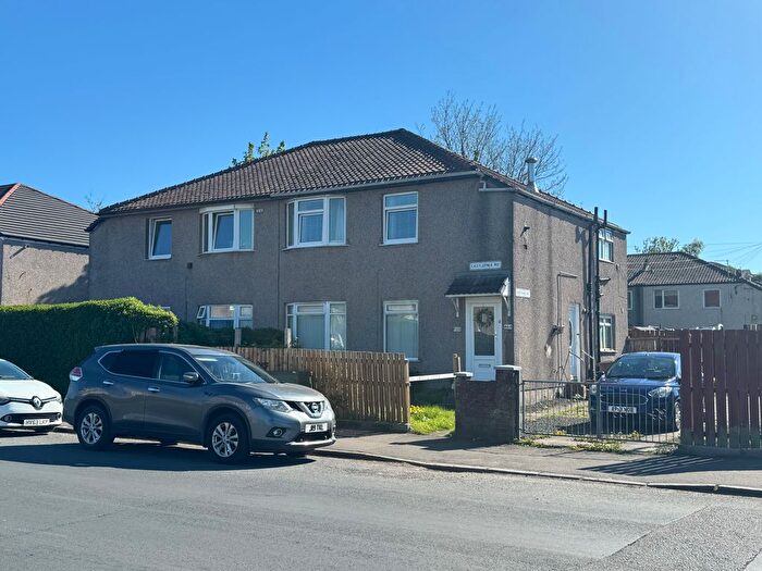 3 Bedroom Flat For Sale In Castlemilk Road, Glasgow, Glasgow City, G44