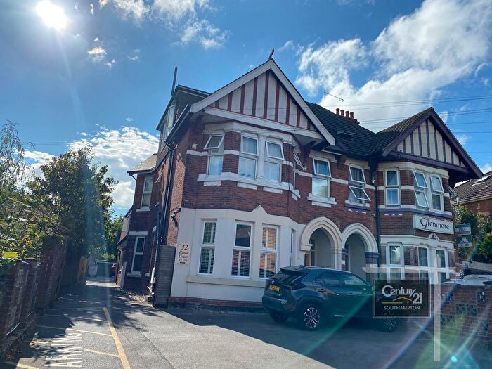 2 Bedroom Flat To Rent In |Ref: |, Hill Lane, Southampton, SO15