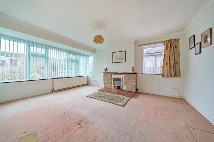 3 Bedroom Bungalow For Sale In Empress Drive, Chislehurst, BR7