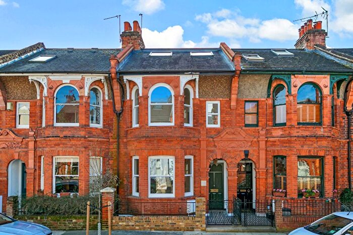 4 Bedroom Terraced House For Sale In Warwick Road, Hampton Wick, Kingston Upon Thames, KT1