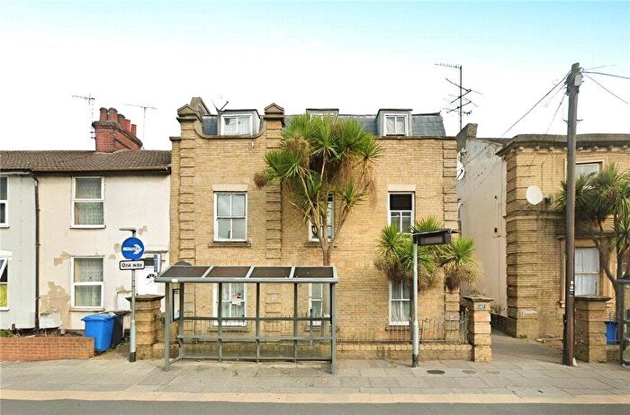 2 Bedroom Apartment For Sale In Woodbridge Road, Ipswich, Suffolk, IP4