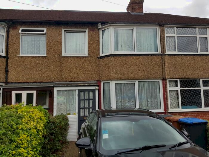 4 Bedroom Terraced House To Rent In Holme Close, Hatfield, AL10