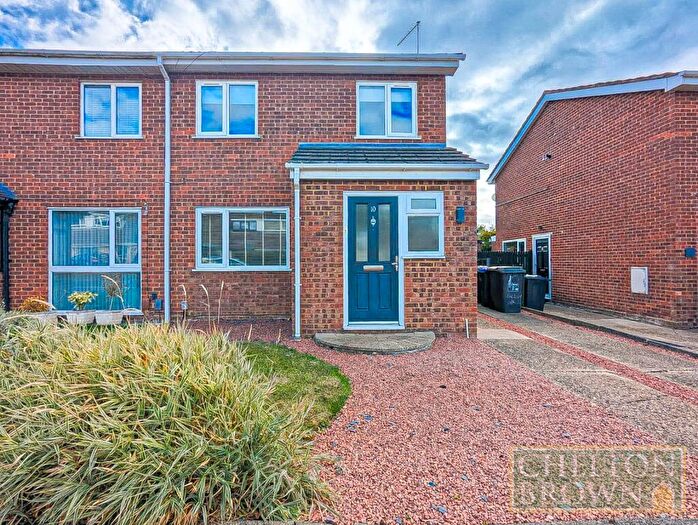 3 Bedroom Semi-Detached House To Rent In Fallow Walk, Northampton, Northamptonshire, NN2