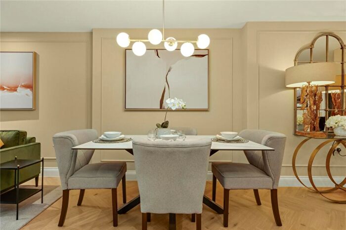 2 Bedroom Apartment For Sale In The Residence, Brooklands Road, Weybridge, KT13