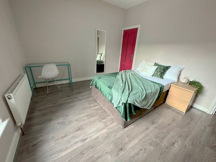 3 Bedroom Terraced House To Rent In Sutcliffe Street, L6