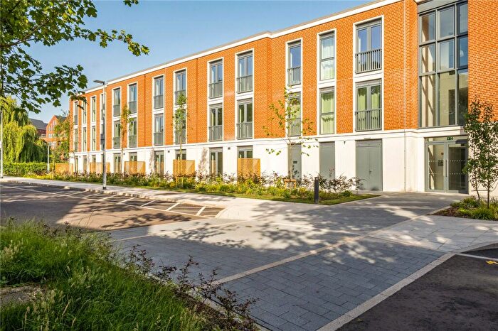 2 Bedroom Apartment To Rent In Carnival Place, Wokingham, Berkshire, RG40