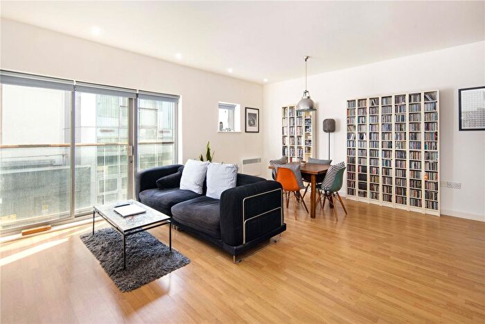 2 Bedroom Flat To Rent In Justines Place, Palmers Road, London, E2