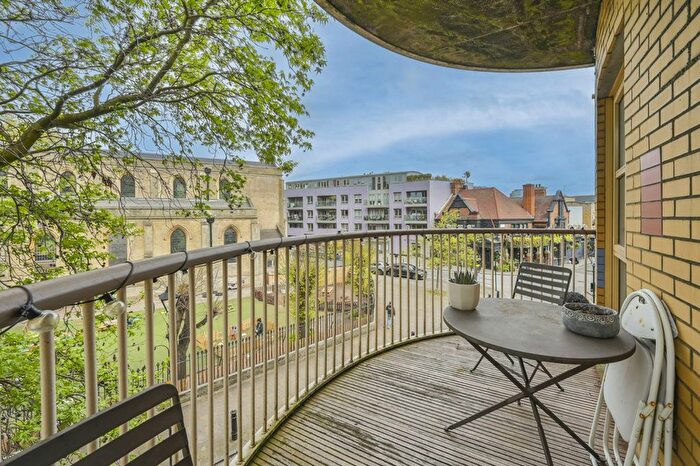 1 Bedroom Flat For Sale In Farm Lane, Fulham Broadway, London, SW6