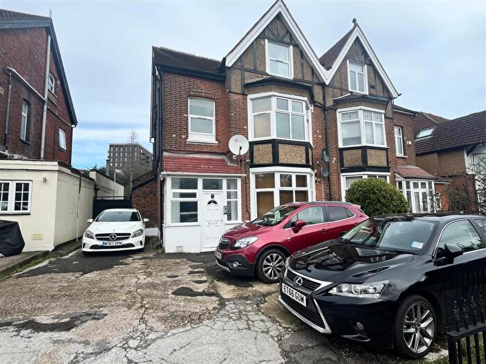 Studio To Rent In Kenton Road, Harrow, HA1