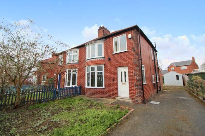 3 Bedroom Semi-Detached House For Sale In Maudon Avenue, Pickering, YO18