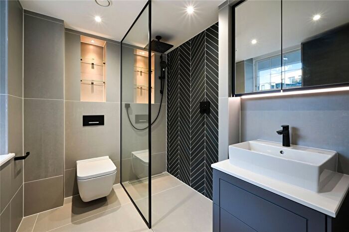 2 Bedroom Flat For Sale In Davies House, Brigade Court, SE1