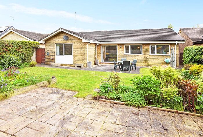 3 Bedroom Detached Bungalow To Rent In Balliol Road, Bicester, OX26