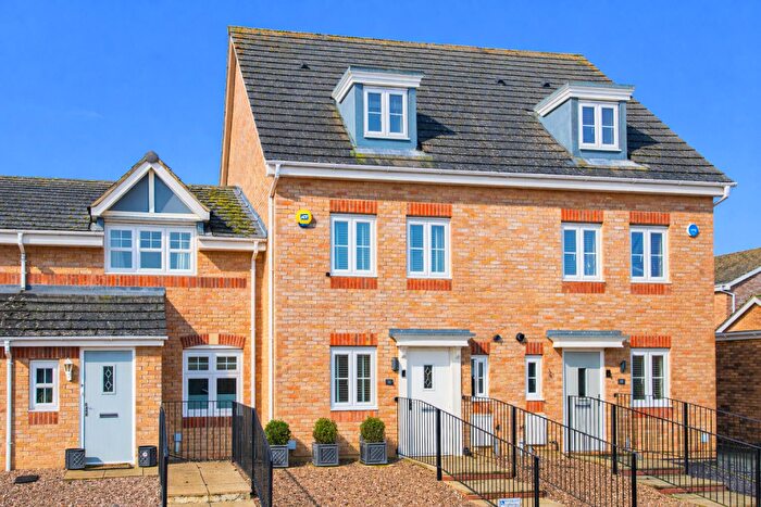 3 Bedroom Semi Detached House For Sale In Corfe Close, Corby, NN18