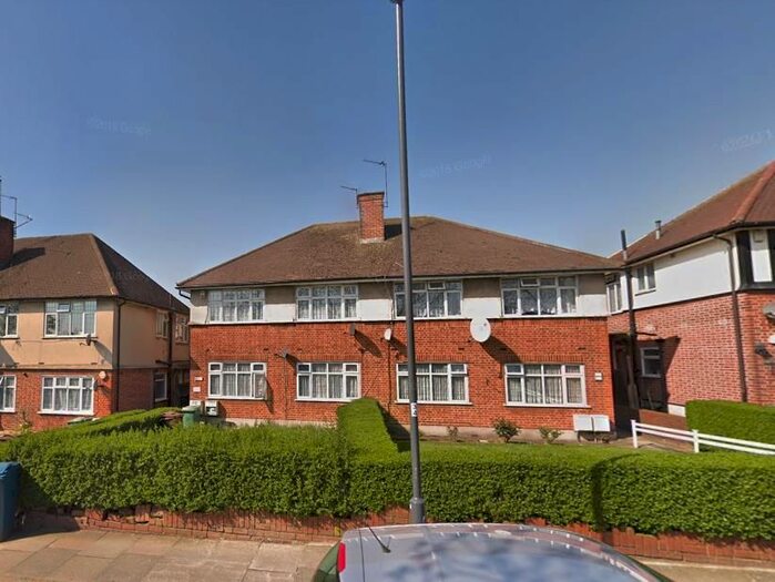 2 Bedroom Flat To Rent In Honeypot Lane, Stanmore, HA7