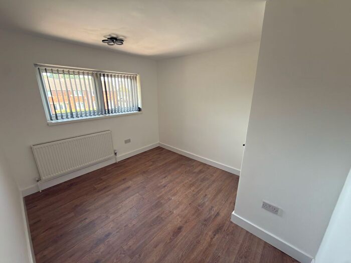 3 Bedroom Semi Detached House To Rent In Runcorn Road, Leicester, LE2