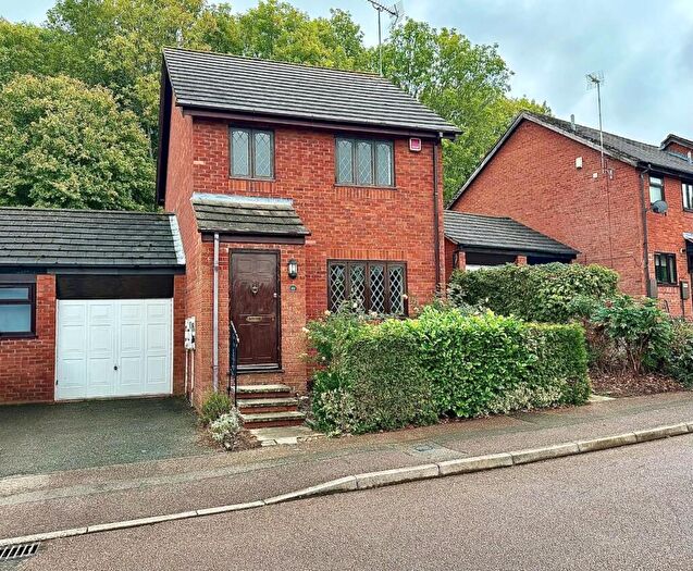 3 Bedroom Link Detached House For Sale In Gresham Drive, West Hunsbury, Northampton, NN4