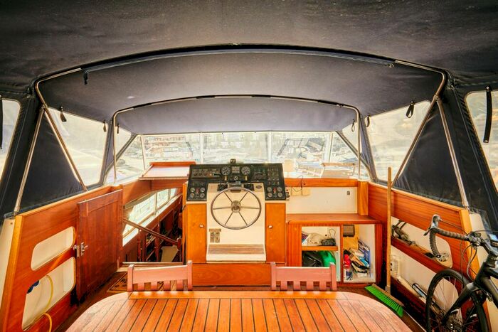 2 Bedroom House Boat For Sale In Chelsea Harbour, Chelsea, SW10