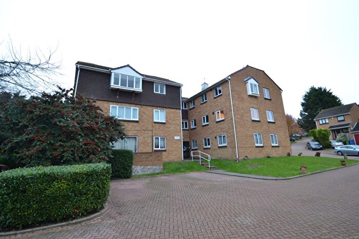 2 Bedroom Flat To Rent In Fallowfield, Sittingbourne, Kent, ME10