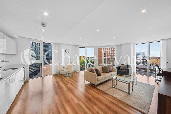2 Bedroom Flat For Sale In Altitude Point, Alie Street, Aldgate, London, E1