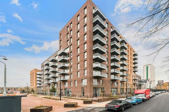 1 Bedroom Flat To Rent In Kingswood Apartment, Timberyard, Waterline Way, London, SE8