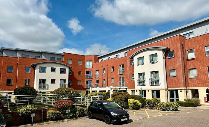 1 Bedroom Flat For Sale In Josiah Drive, Ickenham, UB10