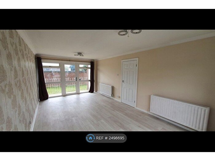 2 Bedroom Flat To Rent In Burnham, Slough, SL1