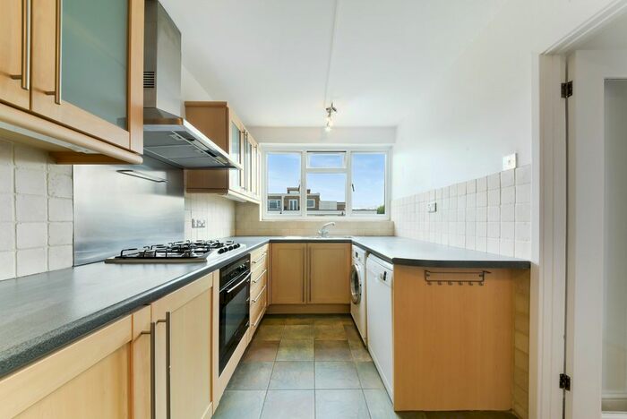 2 Bedroom Flat To Rent In St. John's Avenue, London, SW15
