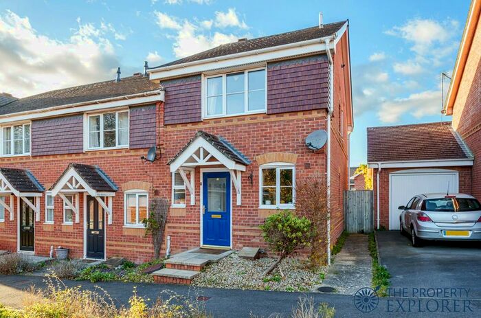 2 Bedroom End Of Terrace House To Rent In Arcadia Close, Beggarwood, Basingstoke, RG22