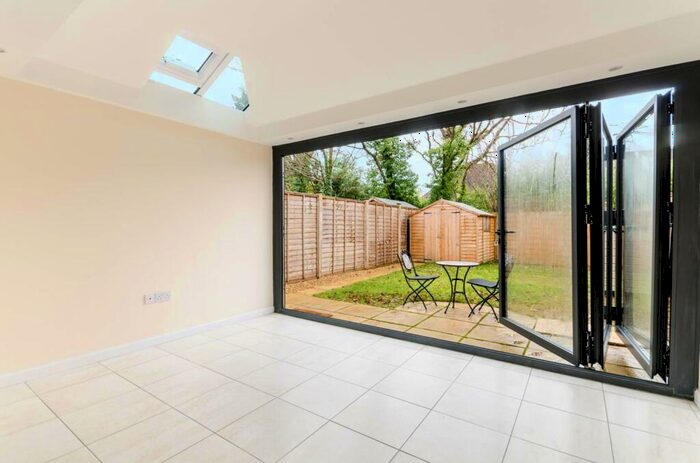 4 Bedroom Semi-Detached House To Rent In Grayling Close, Godalming, GU7