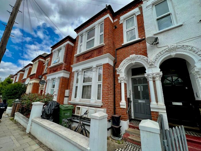 Studio To Rent In Kingscourt Road, Streatham, SW16