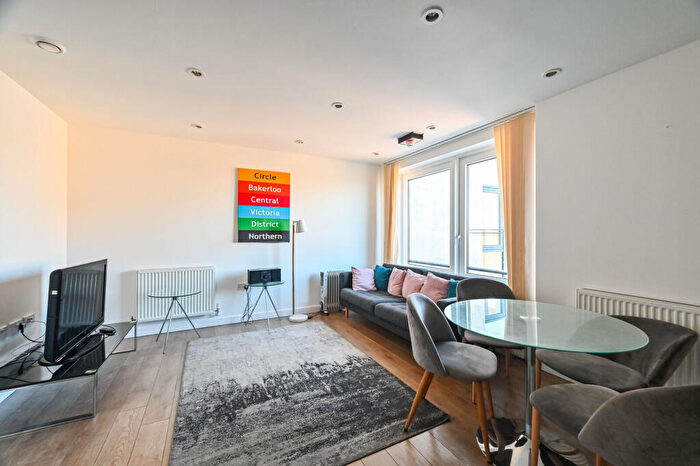 2 Bedroom Flat For Sale In John Nash Mew, Limehouse, London, E14
